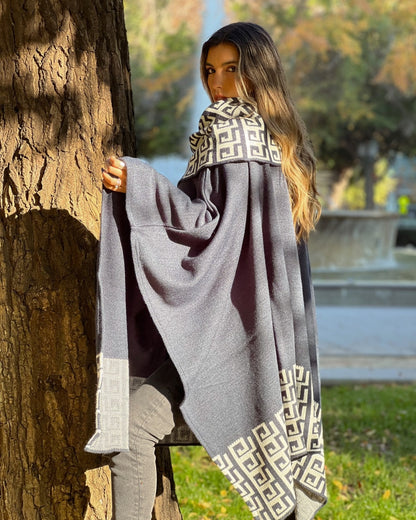 Poncho Greca | Cuello tortuga