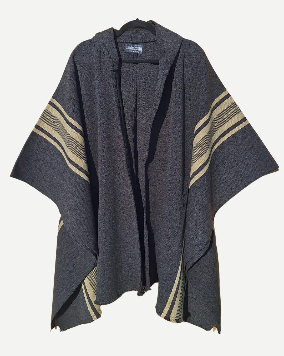 Ruana Copihue | Gris marengo y Beige - Calafate Austral
