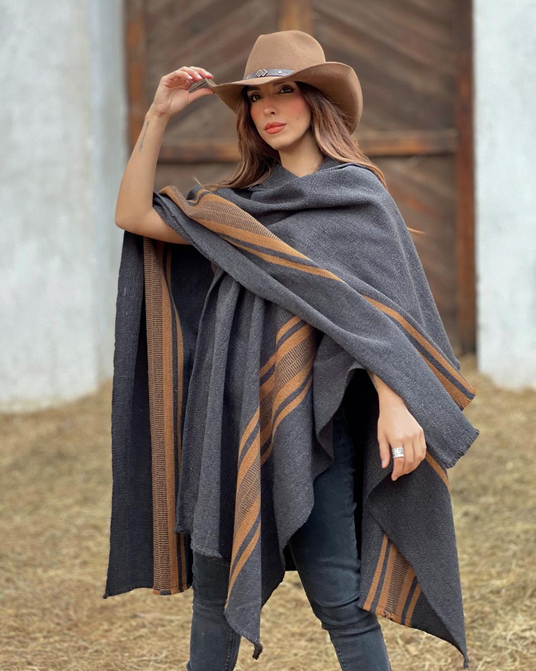 Ruana Copihue | Gris Marengo y Camel - Calafate Austral