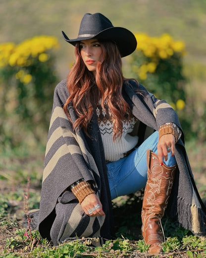 Ruana Suspiro | Gris marengo y Beige - Calafate Austral