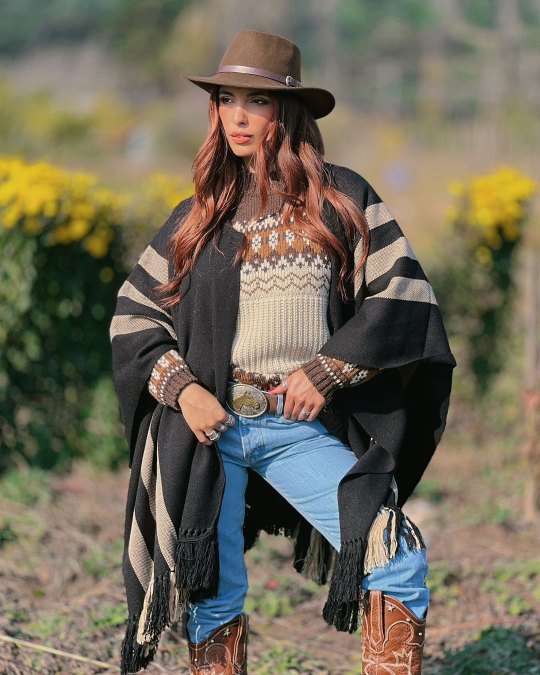 Ruana Suspiro | Negro y Beige - Calafate Austral