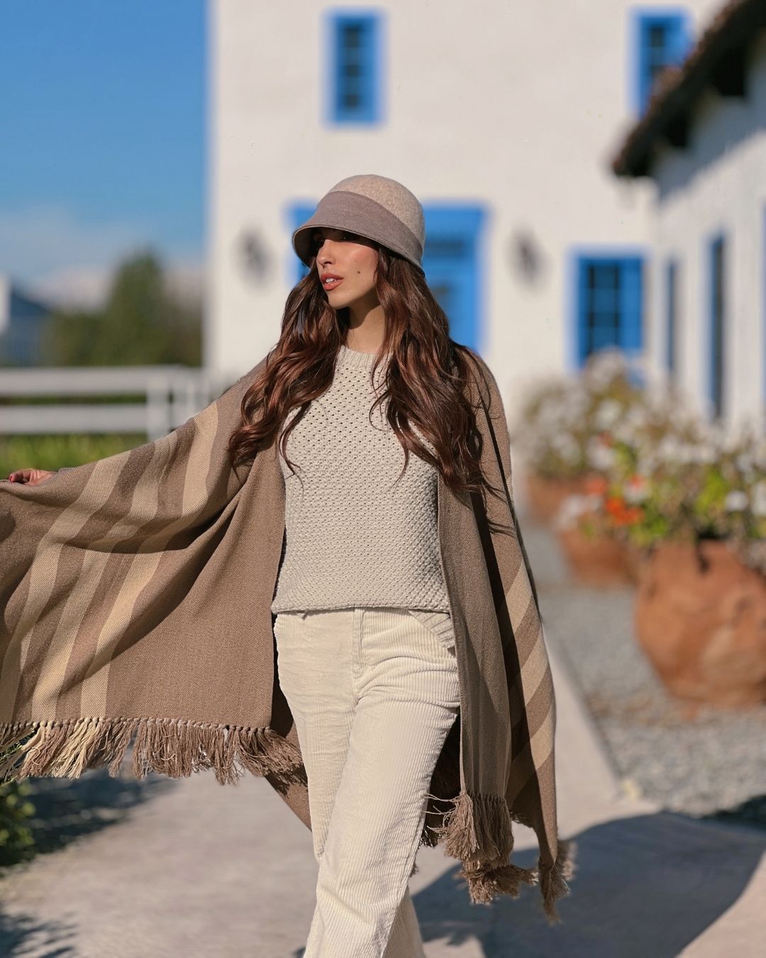 Ruana Suspiro | Te leche y beige - Calafate Austral