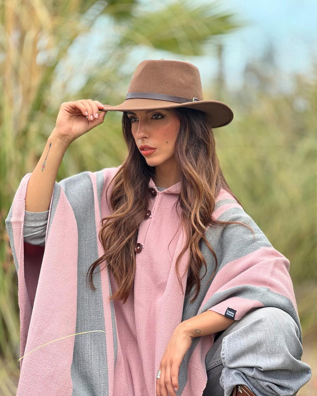 Sombrero de lana café impermeable modelo Indiana