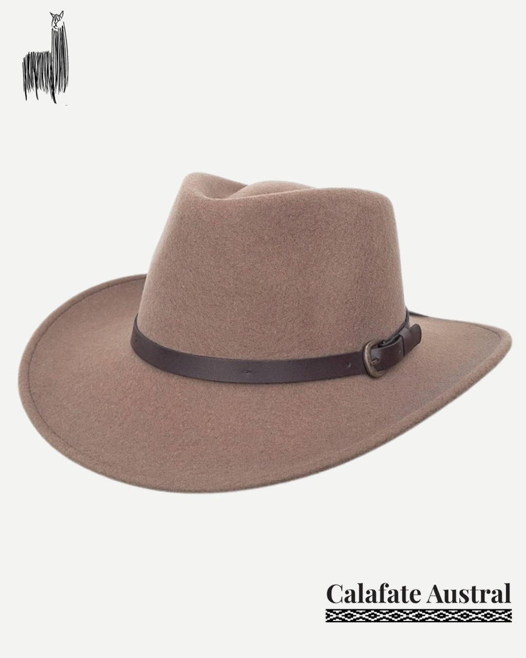 Sombrero Indiana de lana color beige tostado con ala media, copa marcada y cinta de cuero.