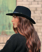 Sombrero Indiana unisex negro con correa de cuero natural
